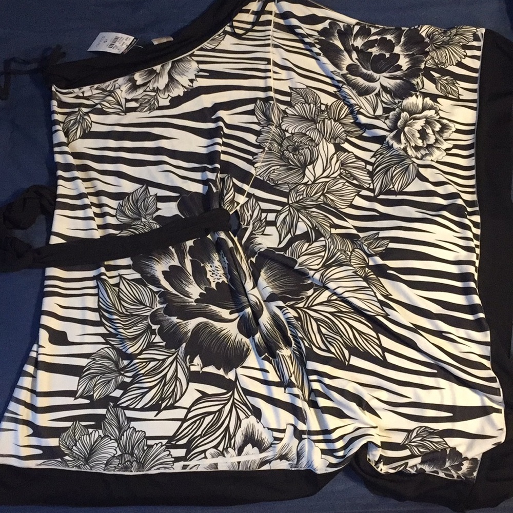 Going out top! Never got to wear it. Tags on it!